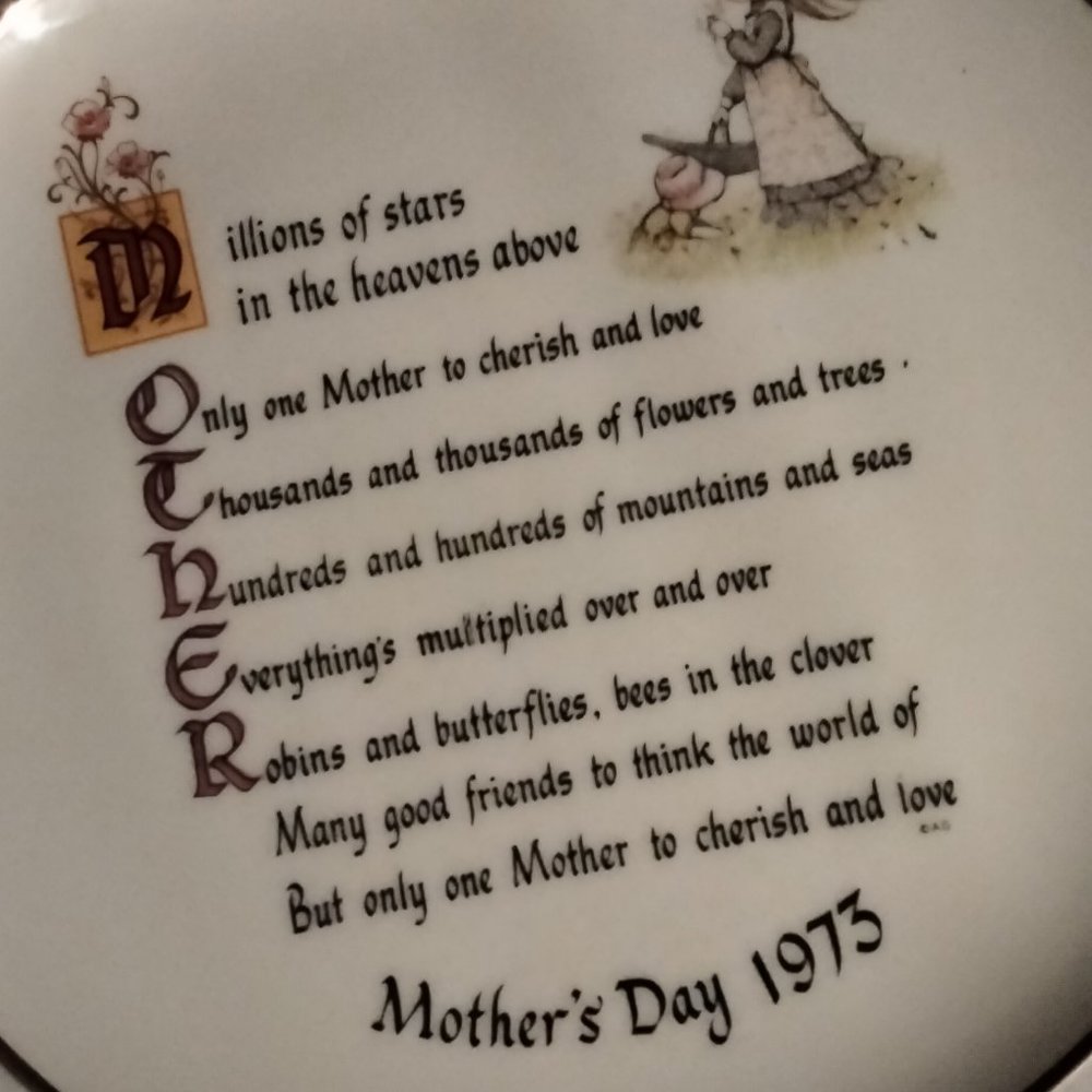 Vtg Mother's Day 1973 Holly Hobbie Plate AMERICA GREETINGS with vtg Plate Hanger - Picture 4 of 8